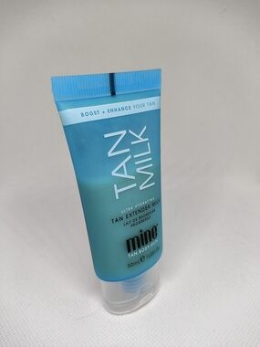 mine Tan Milk Hydrating Tan Extender - Blue